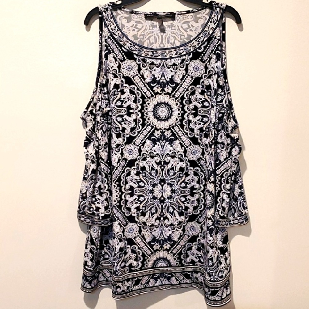 WHITE HOUSE BLACK MARKET Cold Shoulder Top